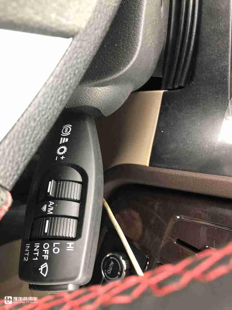 快递绿通都选它,操控性与J7一致,解放JH6自动挡载货车实拍 - 第10张 - 提加商用车网 快递绿通都选它,操控性与J7一致,解放JH6自动挡载货车实拍 - 第10张