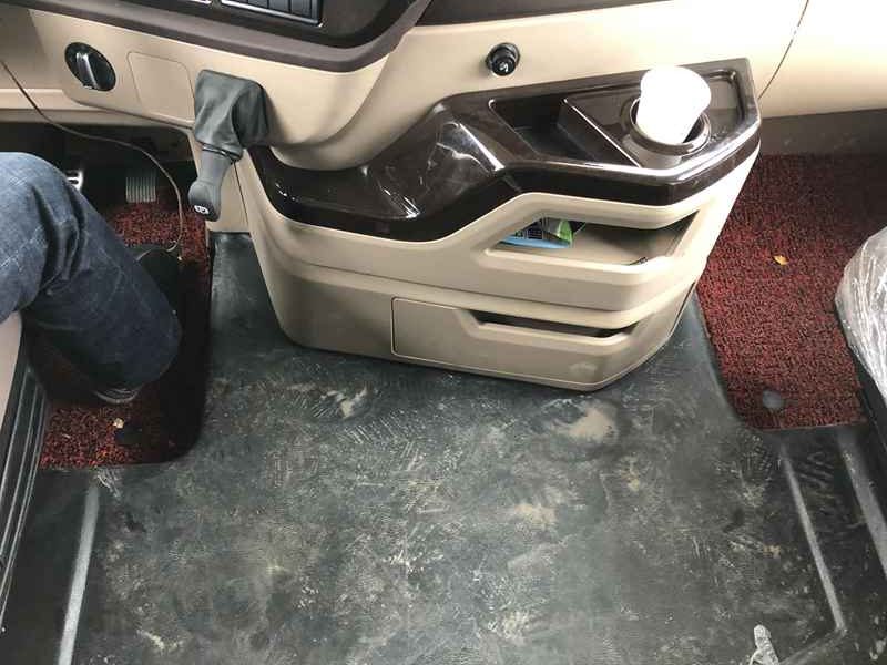 快递绿通都选它,操控性与J7一致,解放JH6自动挡载货车实拍 - 第14张 - 提加商用车网 快递绿通都选它,操控性与J7一致,解放JH6自动挡载货车实拍 - 第14张