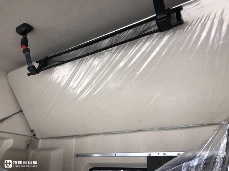 快递绿通都选它,操控性与J7一致,解放JH6自动挡载货车实拍 - 第17张 - 提加商用车网 快递绿通都选它,操控性与J7一致,解放JH6自动挡载货车实拍 - 第17张