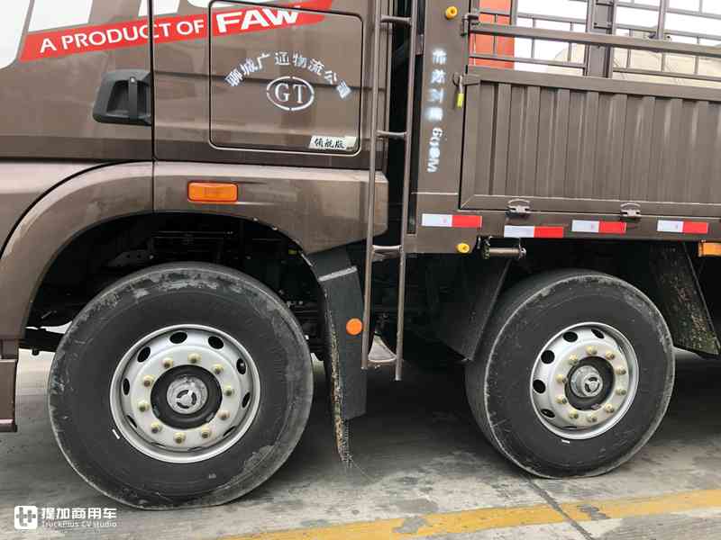 快递绿通都选它,操控性与J7一致,解放JH6自动挡载货车实拍 - 第18张 - 提加商用车网 快递绿通都选它,操控性与J7一致,解放JH6自动挡载货车实拍 - 第18张