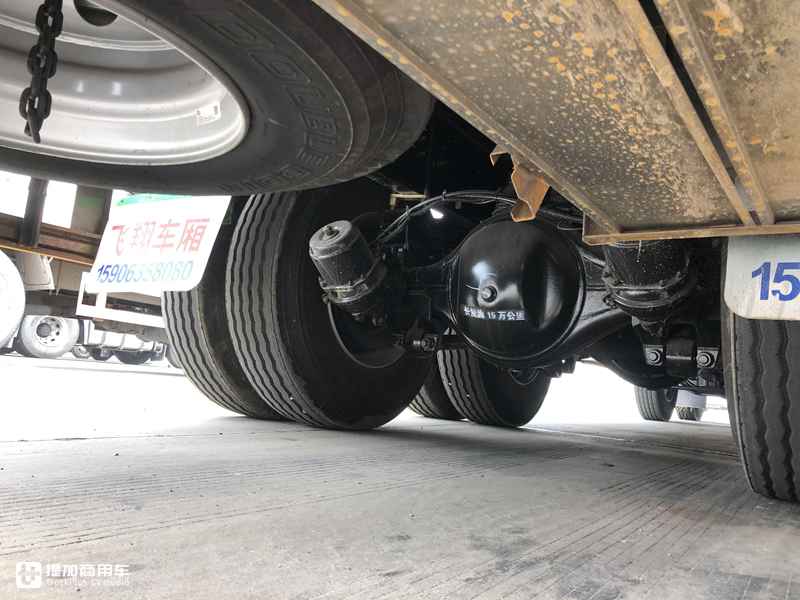 快递绿通都选它,操控性与J7一致,解放JH6自动挡载货车实拍 - 第24张 - 提加商用车网 快递绿通都选它,操控性与J7一致,解放JH6自动挡载货车实拍 - 第24张