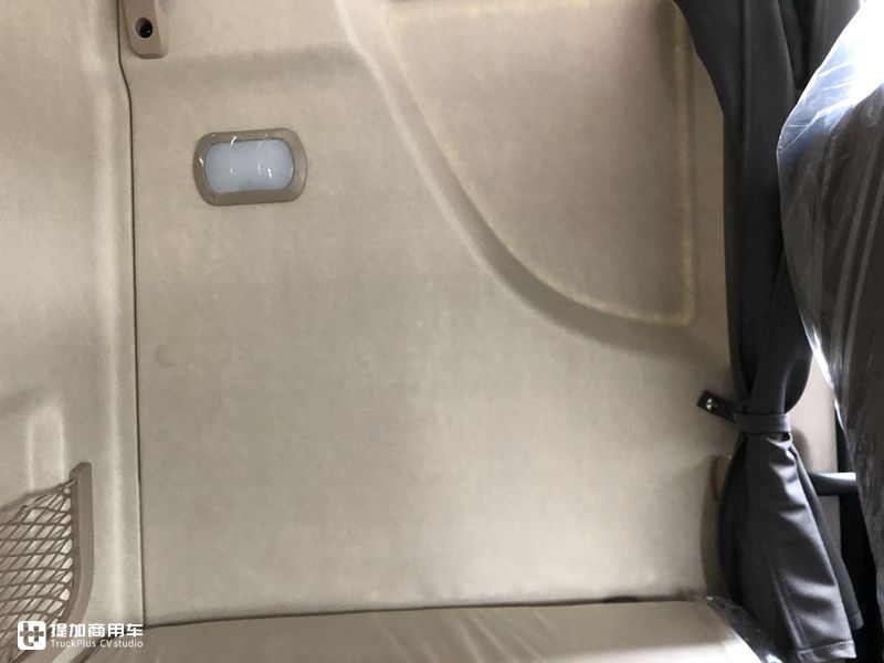 快递绿通都选它,操控性与J7一致,解放JH6自动挡载货车实拍 - 第16张 - 提加商用车网 快递绿通都选它,操控性与J7一致,解放JH6自动挡载货车实拍 - 第16张