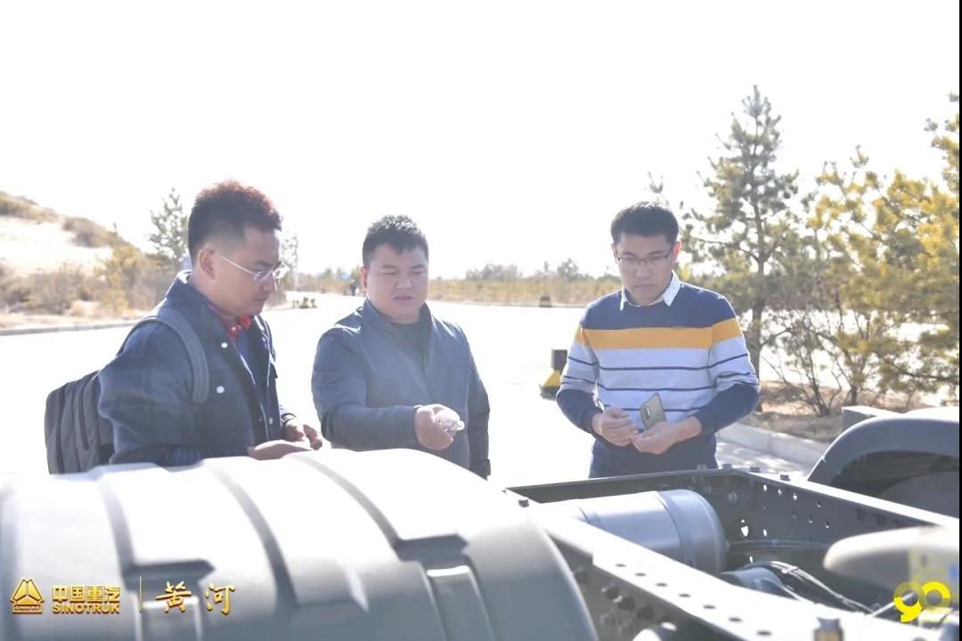黄河重卡 未来你好丨新一代黄河重卡超高颜值引“围观” - 第4张 - 提加商用车网 黄河重卡 未来你好丨新一代黄河重卡超高颜值引“围观” - 第4张