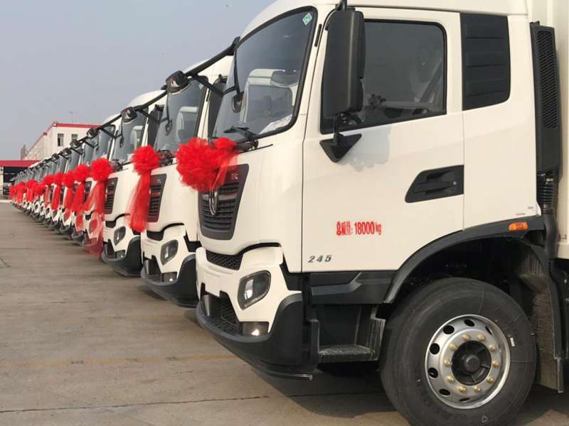 20台搭载东风康明斯发动机的东风KR交付双汇物流 - 第2张 - 提加商用车网 20台搭载东风康明斯发动机的东风KR交付双汇物流 - 第2张