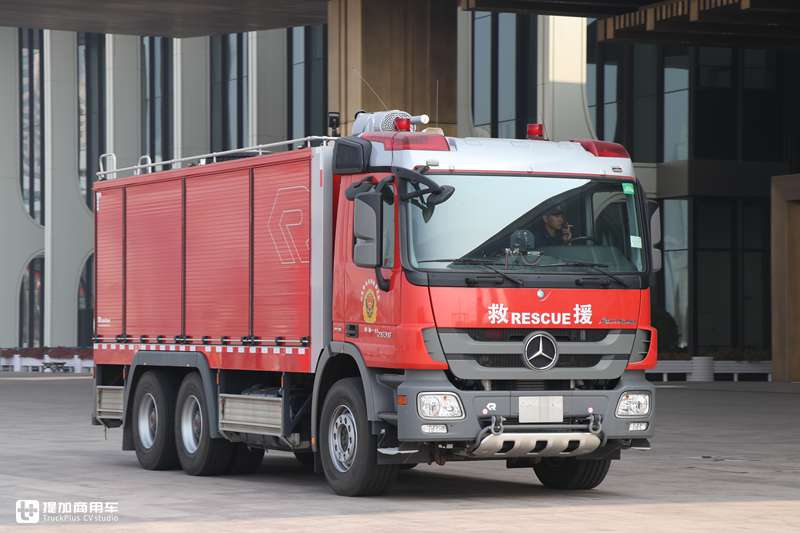 奔驰、曼恩亮相消防设备展,还有众多高端消防卡车,带您一饱眼福 - 第3张 - 提加商用车网 奔驰、曼恩亮相消防设备展,还有众多高端消防卡车,带您一饱眼福 - 第3张