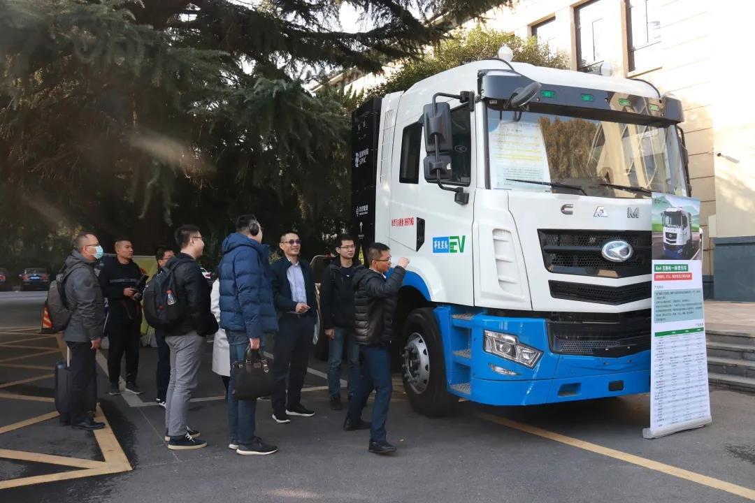 保卫蓝天 河南先行 ,华菱星马100台换电渣土车交付河南客户 - 第2张 - 提加商用车网 保卫蓝天 河南先行 ,华菱星马100台换电渣土车交付河南客户 - 第2张