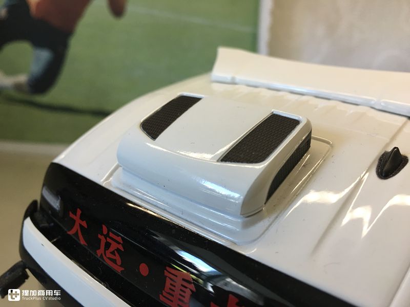大运V9旗舰重卡模型开箱,行业首测,带您看看大运卡车模型的做工 - 第14张 - 提加商用车网 大运V9旗舰重卡模型开箱,行业首测,带您看看大运卡车模型的做工 - 第14张