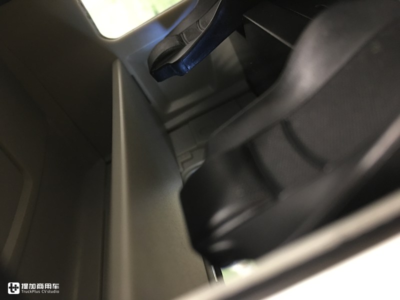 大运V9旗舰重卡模型开箱,行业首测,带您看看大运卡车模型的做工 - 第26张 - 提加商用车网 大运V9旗舰重卡模型开箱,行业首测,带您看看大运卡车模型的做工 - 第26张