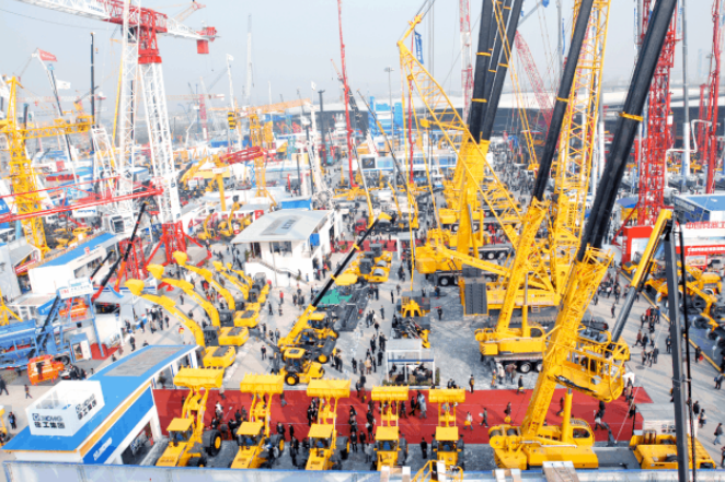 徐工重卡亮相上海宝马展，185台产品展出场面壮观 - 第4张