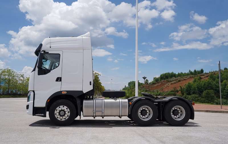 赚的轻松开的自在！乘龙H7 3.0自动挡牵引车助卡友高效创富！ - 第3张