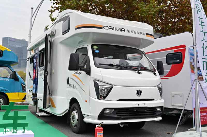 微卡也可以这么时髦?实拍飞碟改装冰淇淋房车,内饰高级价格抢手 - 第1张 - 提加商用车网 微卡也可以这么时髦?实拍飞碟改装冰淇淋房车,内饰高级价格抢手 - 第1张