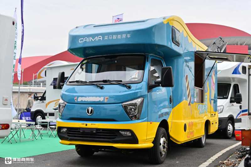 微卡也可以这么时髦?实拍飞碟改装冰淇淋房车,内饰高级价格抢手 - 第2张 - 提加商用车网 微卡也可以这么时髦?实拍飞碟改装冰淇淋房车,内饰高级价格抢手 - 第2张