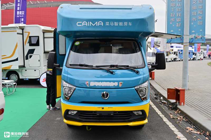 微卡也可以这么时髦?实拍飞碟改装冰淇淋房车,内饰高级价格抢手 - 第4张 - 提加商用车网 微卡也可以这么时髦?实拍飞碟改装冰淇淋房车,内饰高级价格抢手 - 第4张