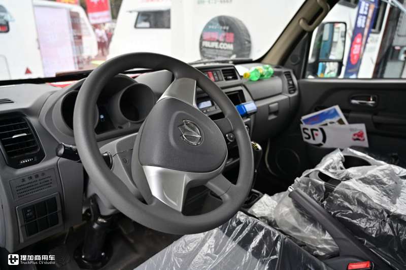 微卡也可以这么时髦?实拍飞碟改装冰淇淋房车,内饰高级价格抢手 - 第6张 - 提加商用车网 微卡也可以这么时髦?实拍飞碟改装冰淇淋房车,内饰高级价格抢手 - 第6张