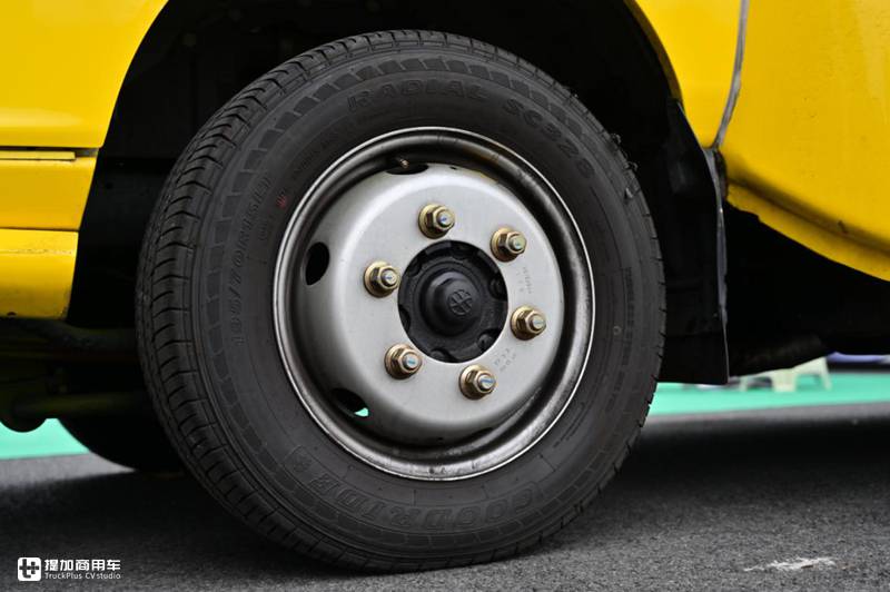 微卡也可以这么时髦?实拍飞碟改装冰淇淋房车,内饰高级价格抢手 - 第15张 - 提加商用车网 微卡也可以这么时髦?实拍飞碟改装冰淇淋房车,内饰高级价格抢手 - 第15张