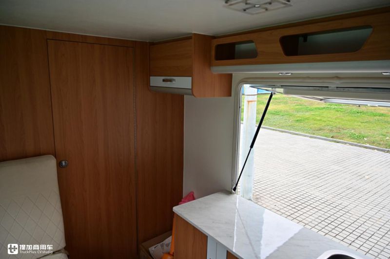 微卡也可以这么时髦?实拍飞碟改装冰淇淋房车,内饰高级价格抢手 - 第19张 - 提加商用车网 微卡也可以这么时髦?实拍飞碟改装冰淇淋房车,内饰高级价格抢手 - 第19张