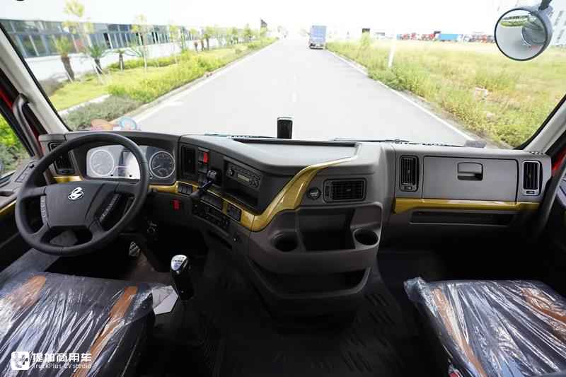 搭载460大马力燃气机!乘龙H7 LNG轻奢版牵引车重磅来袭! - 第6张 - 提加商用车网 搭载460大马力燃气机!乘龙H7 LNG轻奢版牵引车重磅来袭! - 第6张