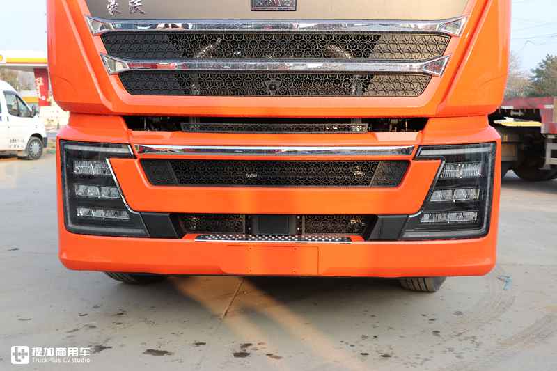 副驾都配豪华按摩椅,490马力无忧换档,售价34.8万的全新豪沃TH7重卡真香 - 第3张 - 提加商用车网 副驾都配豪华按摩椅,490马力无忧换档,售价34.8万的全新豪沃TH7重卡真香 - 第3张