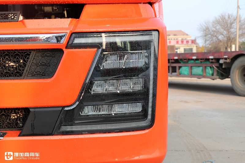 副驾都配豪华按摩椅,490马力无忧换档,售价34.8万的全新豪沃TH7重卡真香 - 第4张 - 提加商用车网 副驾都配豪华按摩椅,490马力无忧换档,售价34.8万的全新豪沃TH7重卡真香 - 第4张