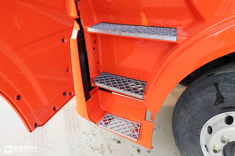 副驾都配豪华按摩椅,490马力无忧换档,售价34.8万的全新豪沃TH7重卡真香 - 第12张 - 提加商用车网 副驾都配豪华按摩椅,490马力无忧换档,售价34.8万的全新豪沃TH7重卡真香 - 第12张