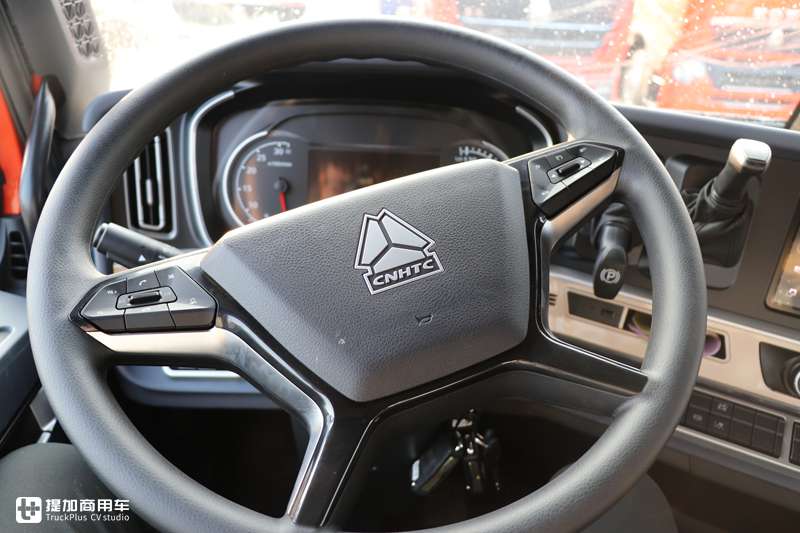 副驾都配豪华按摩椅,490马力无忧换档,售价34.8万的全新豪沃TH7重卡真香 - 第15张 - 提加商用车网 副驾都配豪华按摩椅,490马力无忧换档,售价34.8万的全新豪沃TH7重卡真香 - 第15张