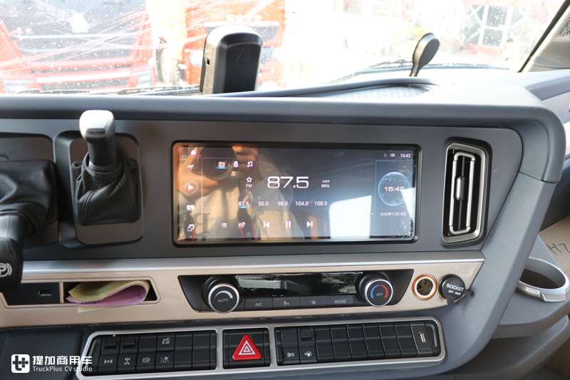 副驾都配豪华按摩椅,490马力无忧换档,售价34.8万的全新豪沃TH7重卡真香 - 第18张 - 提加商用车网 副驾都配豪华按摩椅,490马力无忧换档,售价34.8万的全新豪沃TH7重卡真香 - 第18张