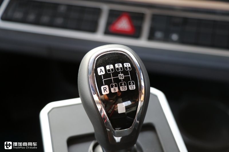 副驾都配豪华按摩椅,490马力无忧换档,售价34.8万的全新豪沃TH7重卡真香 - 第22张 - 提加商用车网 副驾都配豪华按摩椅,490马力无忧换档,售价34.8万的全新豪沃TH7重卡真香 - 第22张