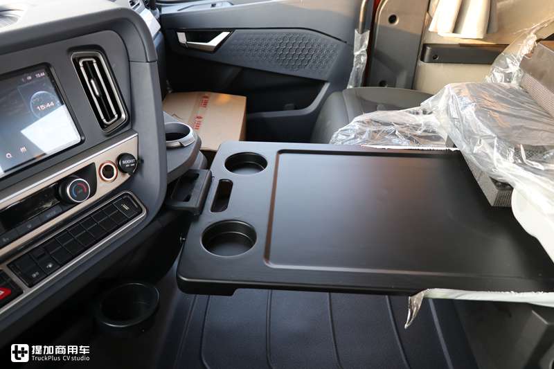副驾都配豪华按摩椅,490马力无忧换档,售价34.8万的全新豪沃TH7重卡真香 - 第24张 - 提加商用车网 副驾都配豪华按摩椅,490马力无忧换档,售价34.8万的全新豪沃TH7重卡真香 - 第24张