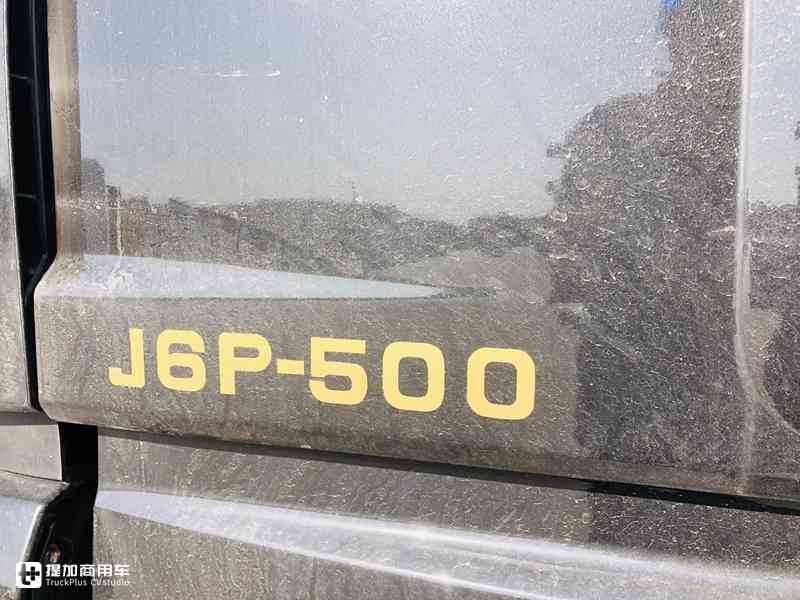 拉风的武士黑外观,奥威500马力发动机,实拍解放J6P领航版快递牵引车 - 第14张 - 提加商用车网 拉风的武士黑外观,奥威500马力发动机,实拍解放J6P领航版快递牵引车 - 第14张