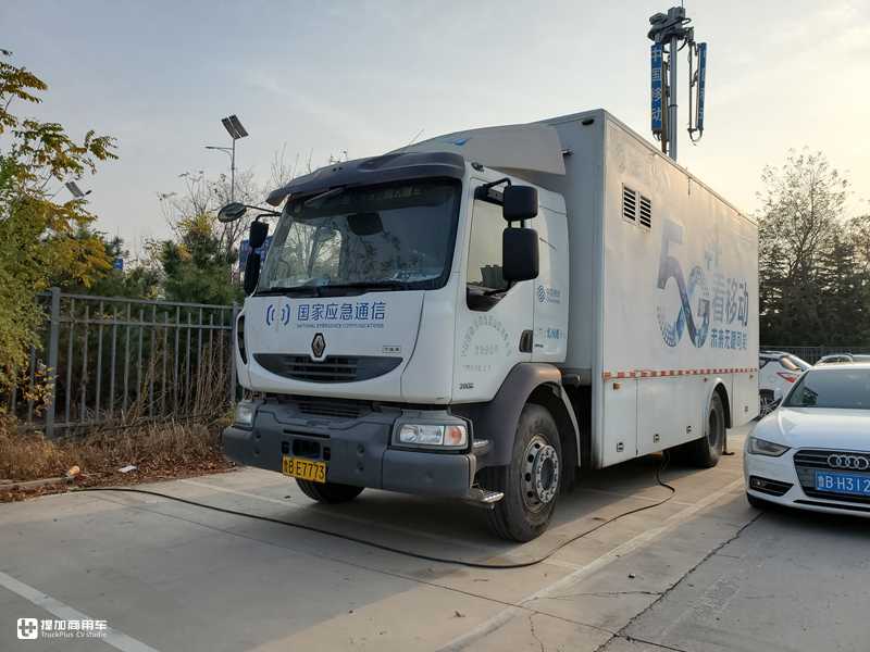 偶遇一辆雷诺移动通讯车,国内少见的二代米德伦底盘,副驾还有ok窗 - 第1张 - 提加商用车网 偶遇一辆雷诺移动通讯车,国内少见的二代米德伦底盘,副驾还有ok窗 - 第1张