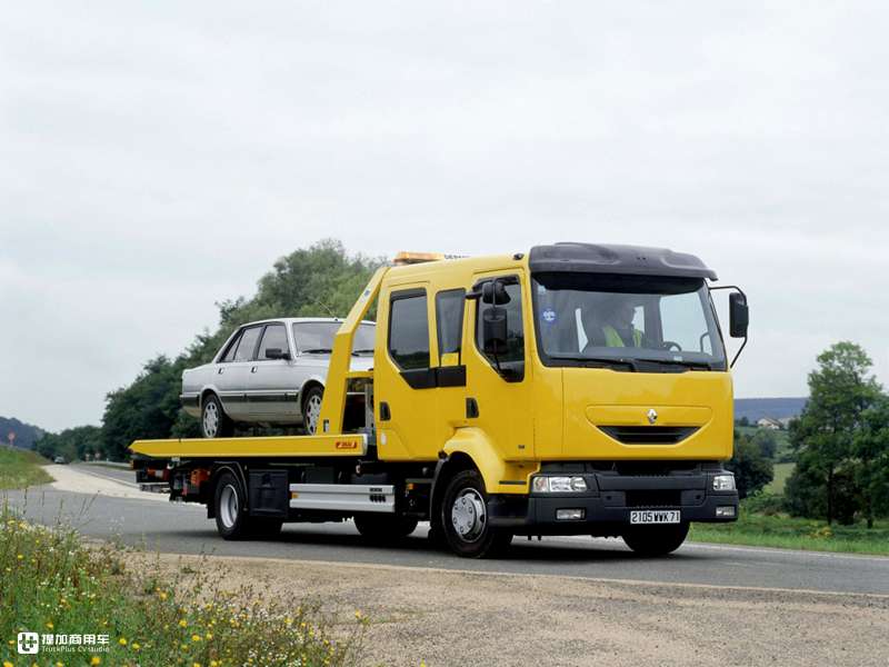 偶遇一辆雷诺移动通讯车,国内少见的二代米德伦底盘,副驾还有ok窗 - 第2张 - 提加商用车网 偶遇一辆雷诺移动通讯车,国内少见的二代米德伦底盘,副驾还有ok窗 - 第2张