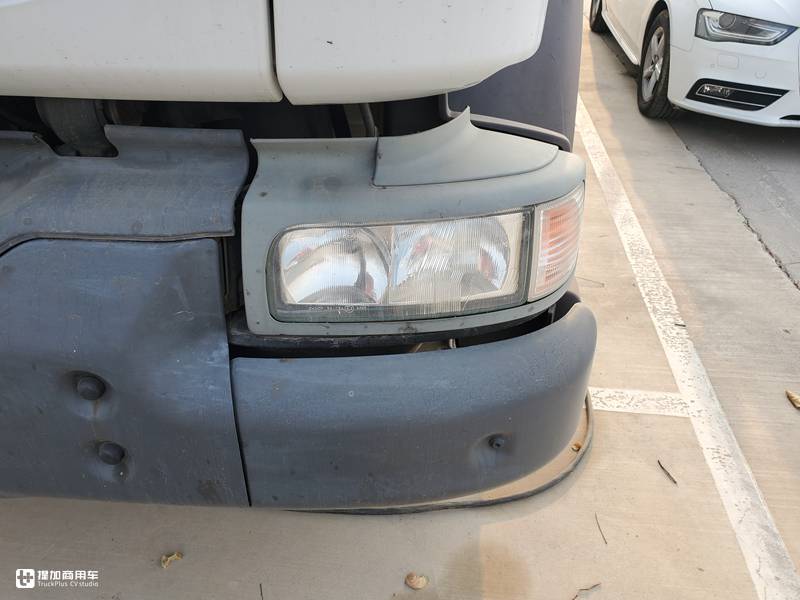 偶遇一辆雷诺移动通讯车,国内少见的二代米德伦底盘,副驾还有ok窗 - 第8张 - 提加商用车网 偶遇一辆雷诺移动通讯车,国内少见的二代米德伦底盘,副驾还有ok窗 - 第8张