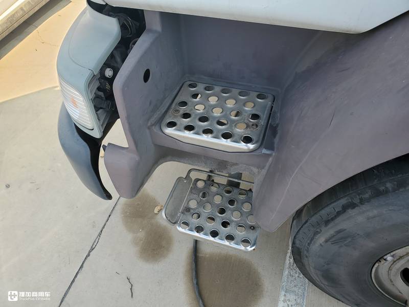 偶遇一辆雷诺移动通讯车,国内少见的二代米德伦底盘,副驾还有ok窗 - 第10张 - 提加商用车网 偶遇一辆雷诺移动通讯车,国内少见的二代米德伦底盘,副驾还有ok窗 - 第10张