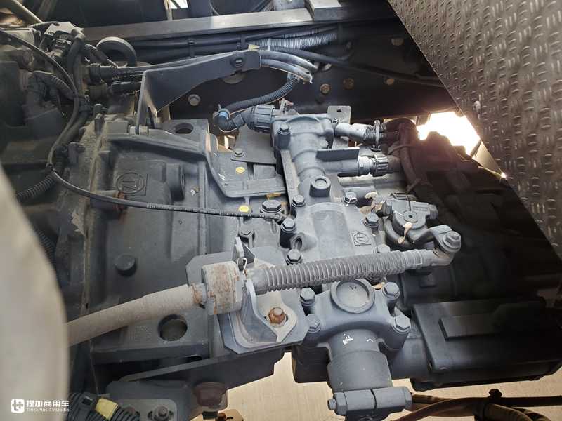 偶遇一辆雷诺移动通讯车,国内少见的二代米德伦底盘,副驾还有ok窗 - 第20张 - 提加商用车网 偶遇一辆雷诺移动通讯车,国内少见的二代米德伦底盘,副驾还有ok窗 - 第20张