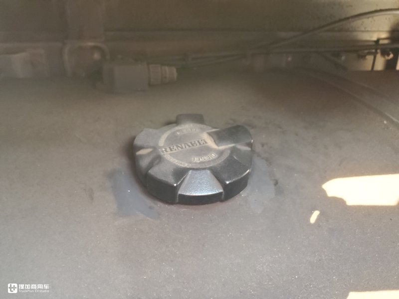 偶遇一辆雷诺移动通讯车,国内少见的二代米德伦底盘,副驾还有ok窗 - 第22张 - 提加商用车网 偶遇一辆雷诺移动通讯车,国内少见的二代米德伦底盘,副驾还有ok窗 - 第22张