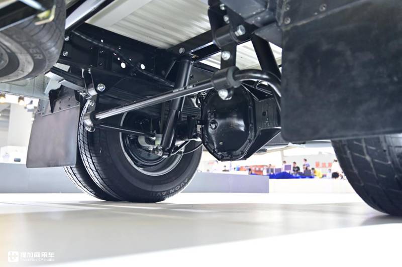 货箱容积16.7方,8AT自动挡国六,广州车展上市的2021款依维柯欧胜实拍 - 第13张 - 提加商用车网 货箱容积16.7方,8AT自动挡国六,广州车展上市的2021款依维柯欧胜实拍 - 第13张