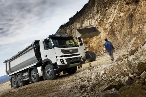 向老车致敬!带您看那些年经典的沃尔沃卡车(下) - 第4张 - 提加商用车网 向老车致敬!带您看那些年经典的沃尔沃卡车(下) - 第4张