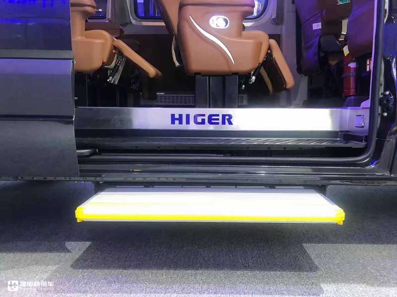 2.8升上柴动力配液缓,苏州金龙9座睿星轻客实拍,C照就能开 - 第10张 - 提加商用车网 2.8升上柴动力配液缓,苏州金龙9座睿星轻客实拍,C照就能开 - 第10张