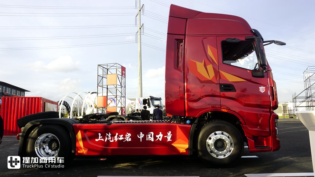 杰狮H6牵引车实拍,据说是红岩第6代重卡,改变的都不是以前的杰狮了 - 第3张 - 提加商用车网 杰狮H6牵引车实拍,据说是红岩第6代重卡,改变的都不是以前的杰狮了 - 第3张