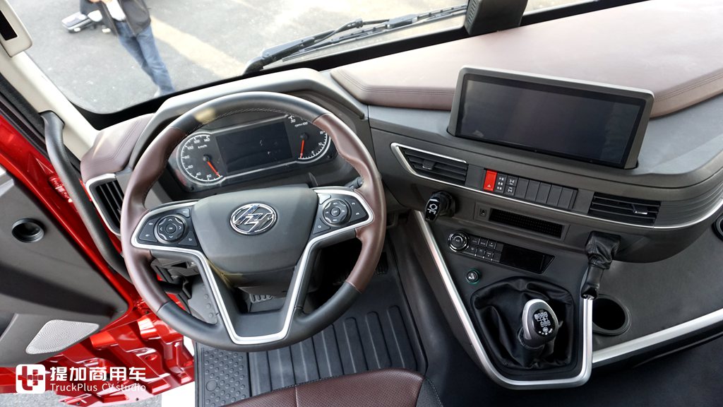 杰狮H6牵引车实拍,据说是红岩第6代重卡,改变的都不是以前的杰狮了 - 第6张 - 提加商用车网 杰狮H6牵引车实拍,据说是红岩第6代重卡,改变的都不是以前的杰狮了 - 第6张