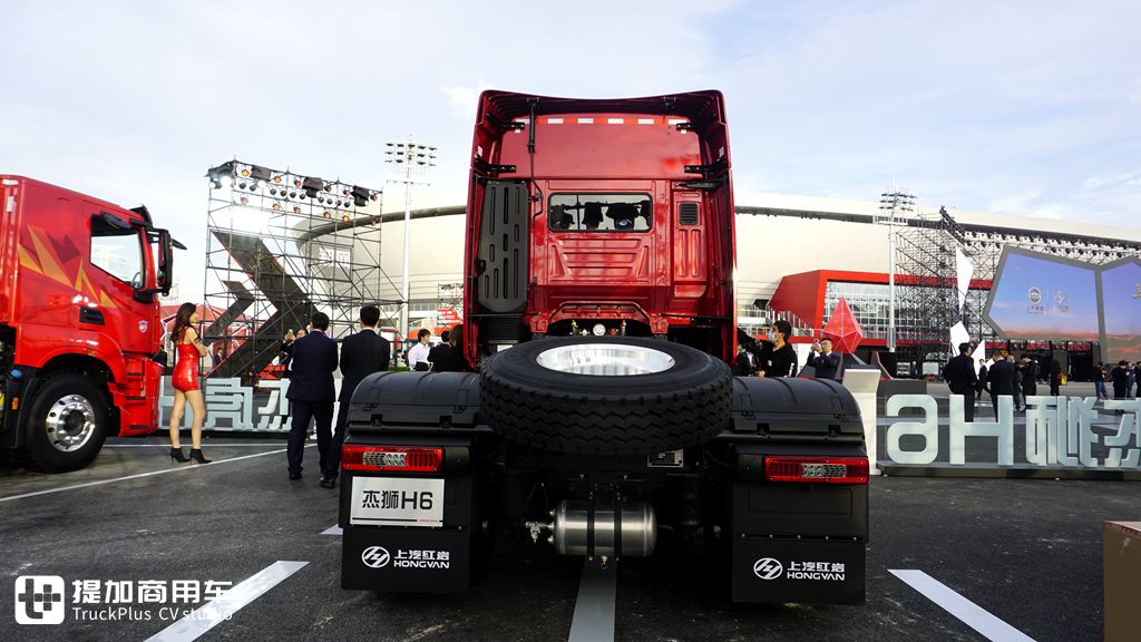 杰狮H6牵引车实拍,据说是红岩第6代重卡,改变的都不是以前的杰狮了 - 第11张 - 提加商用车网 杰狮H6牵引车实拍,据说是红岩第6代重卡,改变的都不是以前的杰狮了 - 第11张