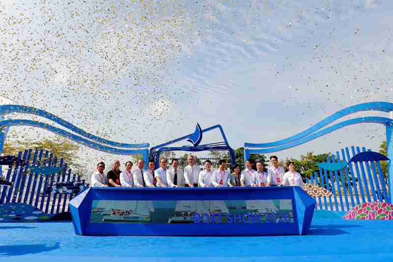 引领移动商旅风尚,金龙专用车亮相国际游艇展 - 第1张 - 提加商用车网 引领移动商旅风尚,金龙专用车亮相国际游艇展 - 第1张