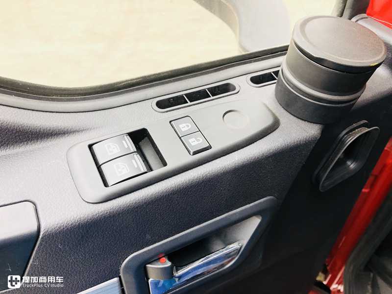售价低至23万,康明斯动力轻量化底盘,陕汽轩德翼3牵引车性价比真高 - 第6张 - 提加商用车网 售价低至23万,康明斯动力轻量化底盘,陕汽轩德翼3牵引车性价比真高 - 第6张