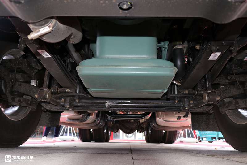 自动挡解放JH6重卡推出土豪金涂装,旋钮换挡真方便,配置也有所提升 - 第16张 - 提加商用车网 自动挡解放JH6重卡推出土豪金涂装,旋钮换挡真方便,配置也有所提升 - 第16张