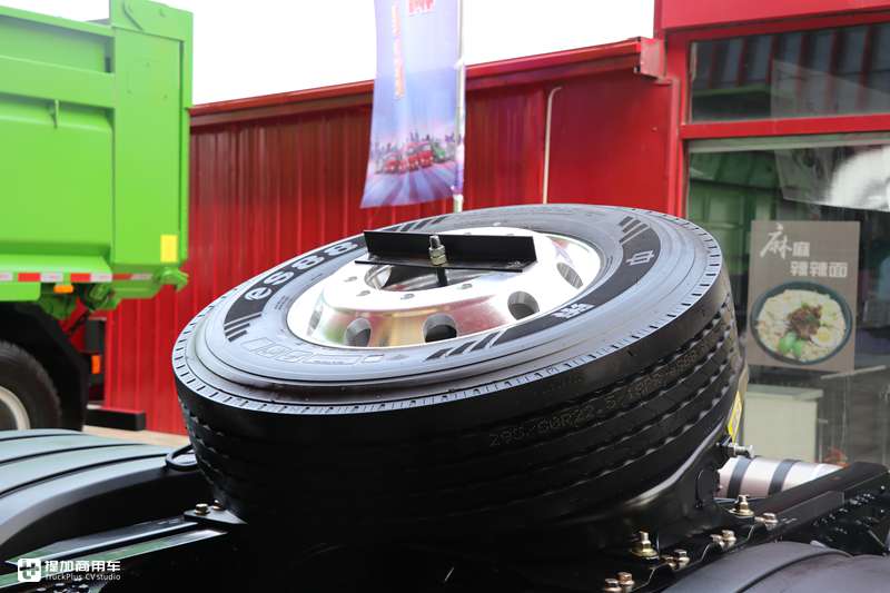 自动挡解放JH6重卡推出土豪金涂装,旋钮换挡真方便,配置也有所提升 - 第23张 - 提加商用车网 自动挡解放JH6重卡推出土豪金涂装,旋钮换挡真方便,配置也有所提升 - 第23张