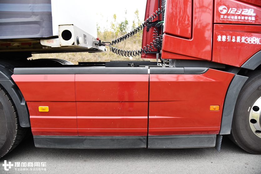 540马力全车空气悬架,6X4底盘液缓加持,带您看看奋进之旅的高配沃尔沃FH卡车 - 第12张 - 提加商用车网 540马力全车空气悬架,6X4底盘液缓加持,带您看看奋进之旅的高配沃尔沃FH卡车 - 第12张