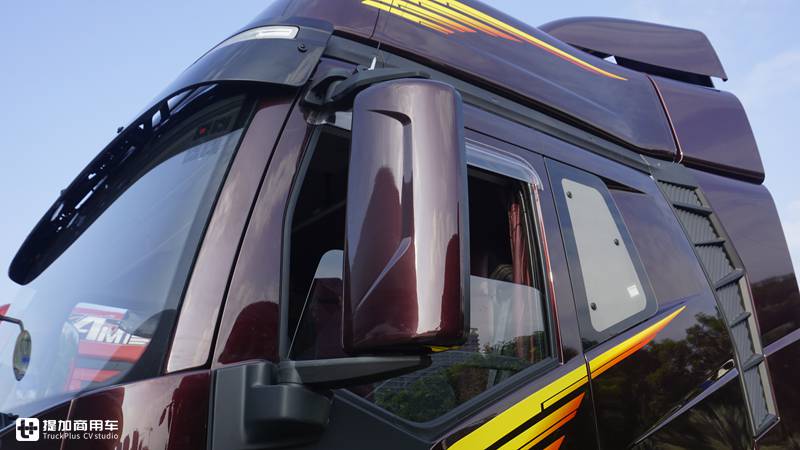 解放J6P牵引车3.0版来了，都有哪些升级？这内饰改得真高端 - 第3张