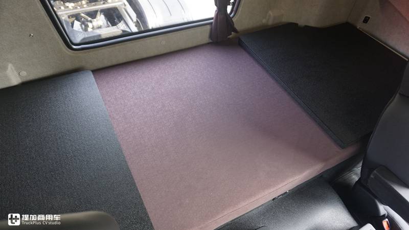 解放J6P牵引车3.0版来了，都有哪些升级？这内饰改得真高端 - 第12张