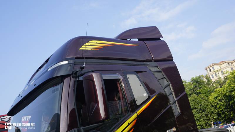 解放J6P牵引车3.0版来了，都有哪些升级？这内饰改得真高端 - 第14张