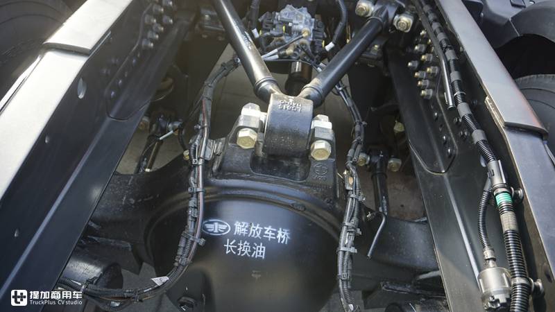 解放J6P牵引车3.0版来了，都有哪些升级？这内饰改得真高端 - 第15张